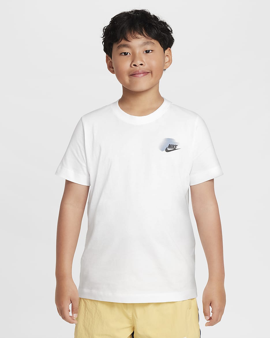 T-shirt à motif Nike Sportswear Standard Issue pour ado (garçon) - Blanc