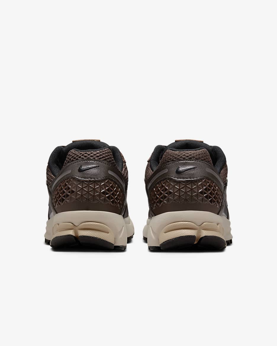 Nike Zoom Vomero 5 Women's Shoes - Baroque Brown/Light Orewood Brown/Hemp/Chrome