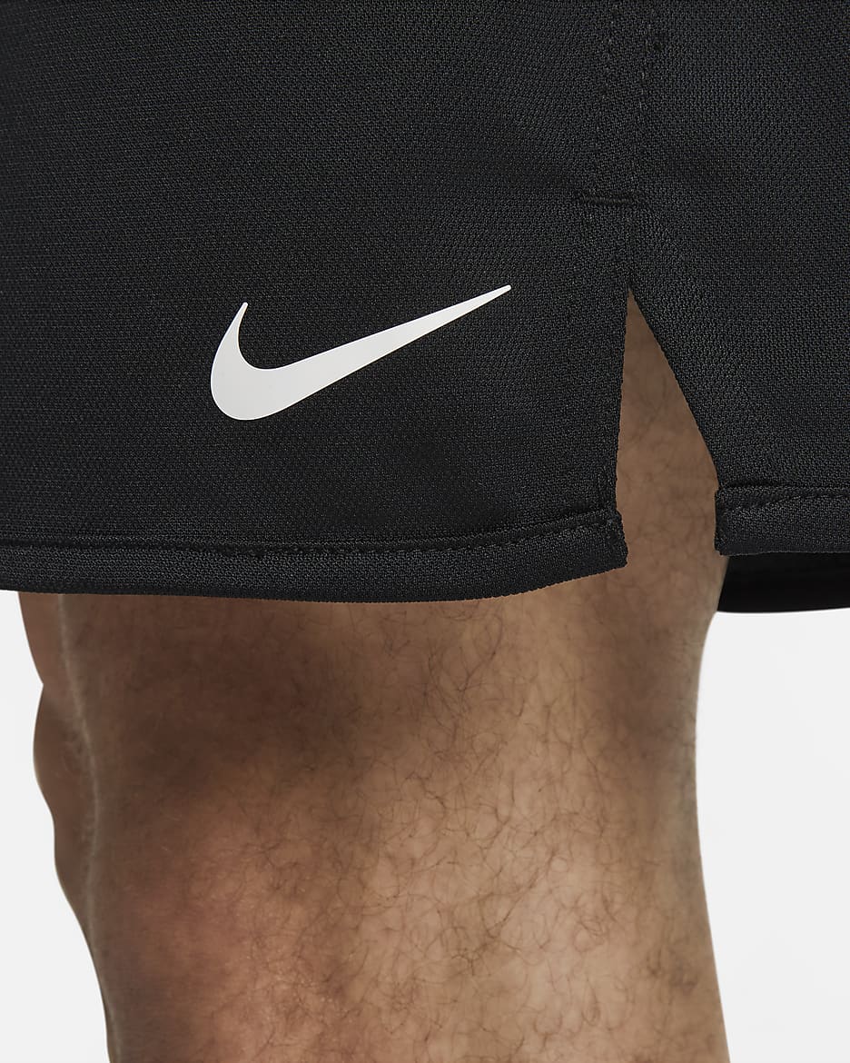 Nike Totality vielseitige Dri-FIT Herrenshorts ohne Futter (ca. 18 cm) - Schwarz/Schwarz/Iron Grey/Weiß