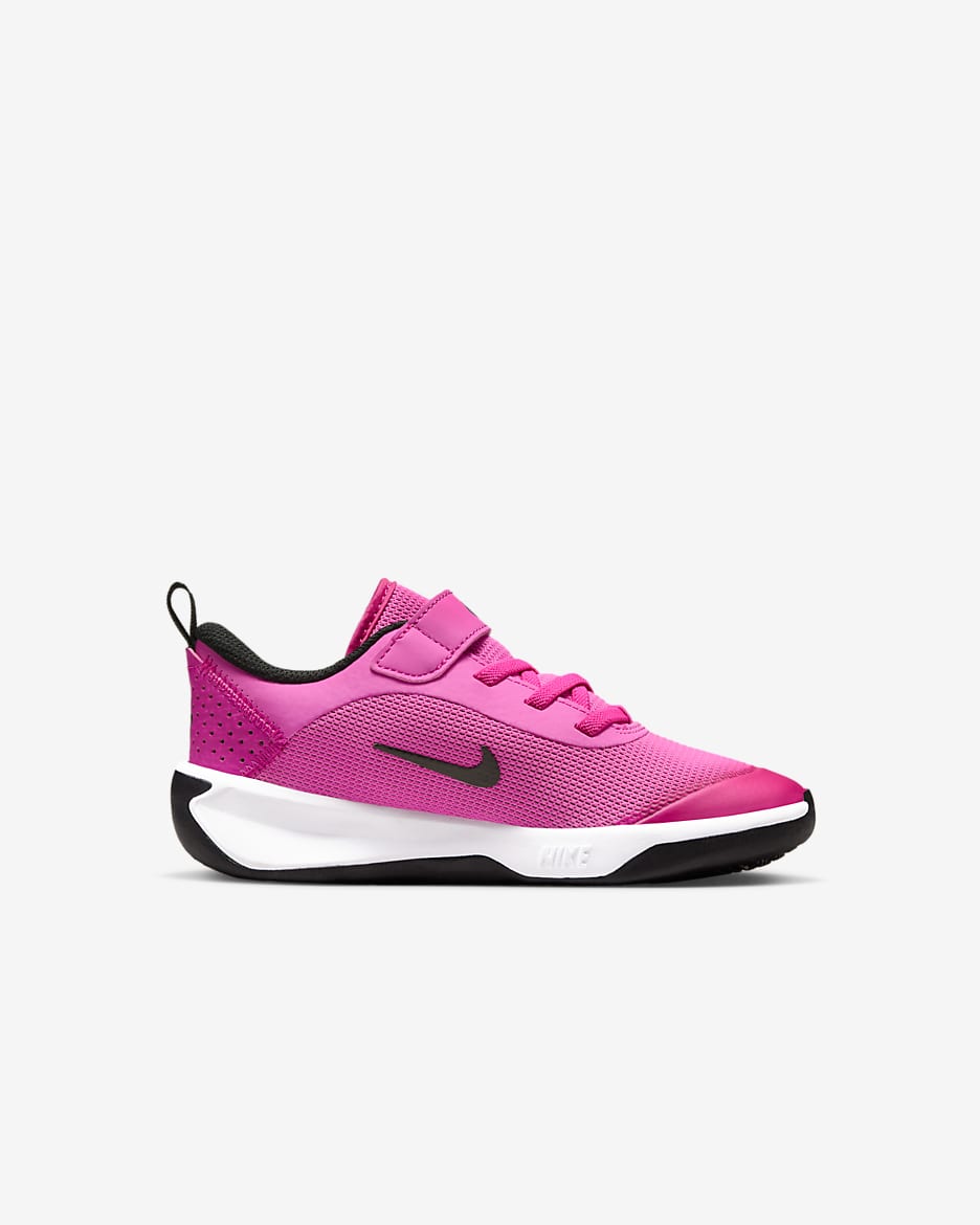 Nike Omni Multi-Court Younger Kids' Shoes - Laser Fuchsia/White/Black