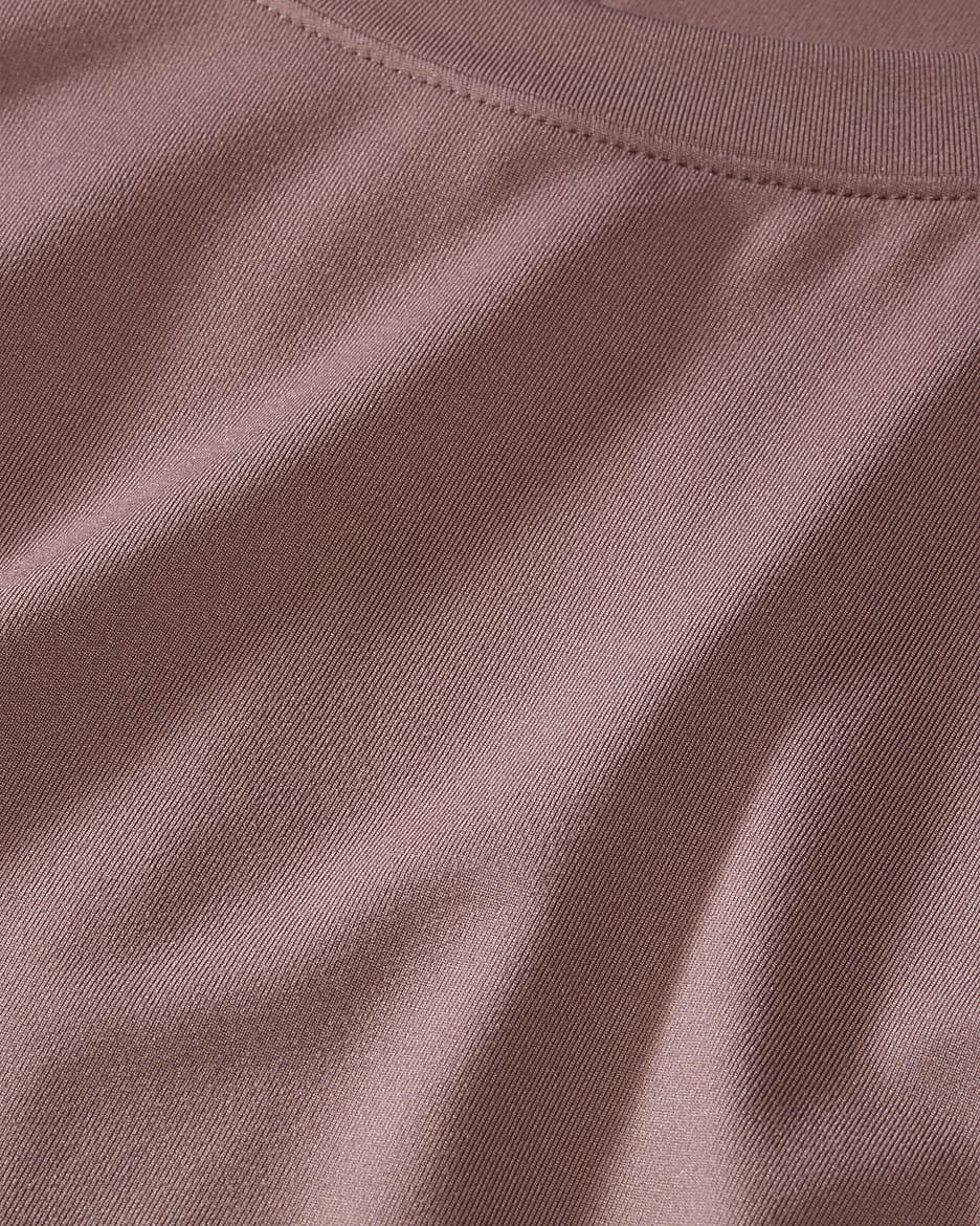 Nike (M) One Dri-FIT-Kurzarmshirt mit schmaler Passform für Damen (Schwangere und Mütter) - Smokey Mauve