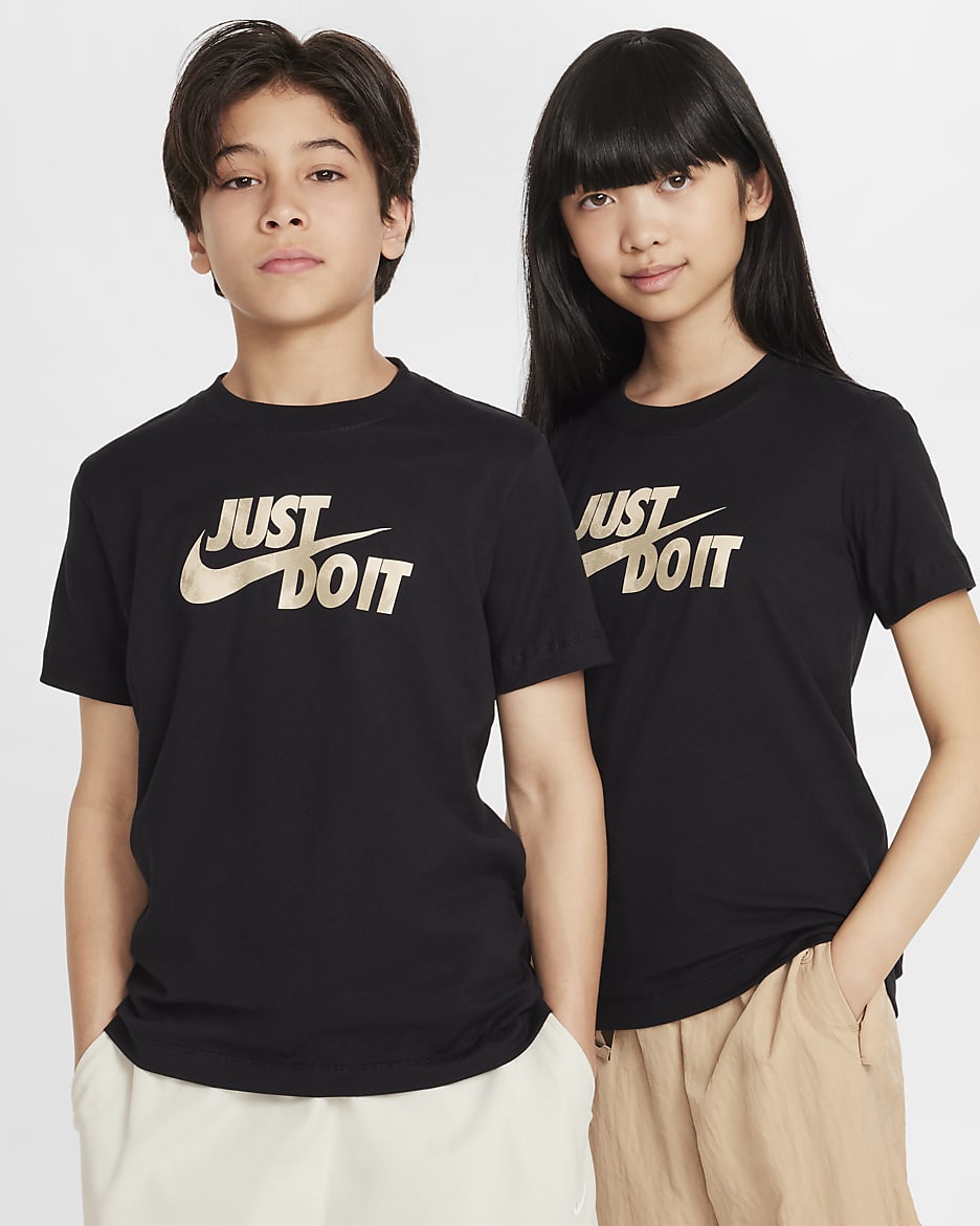 Nike Sportswear Older Kids' T-Shirt - Black