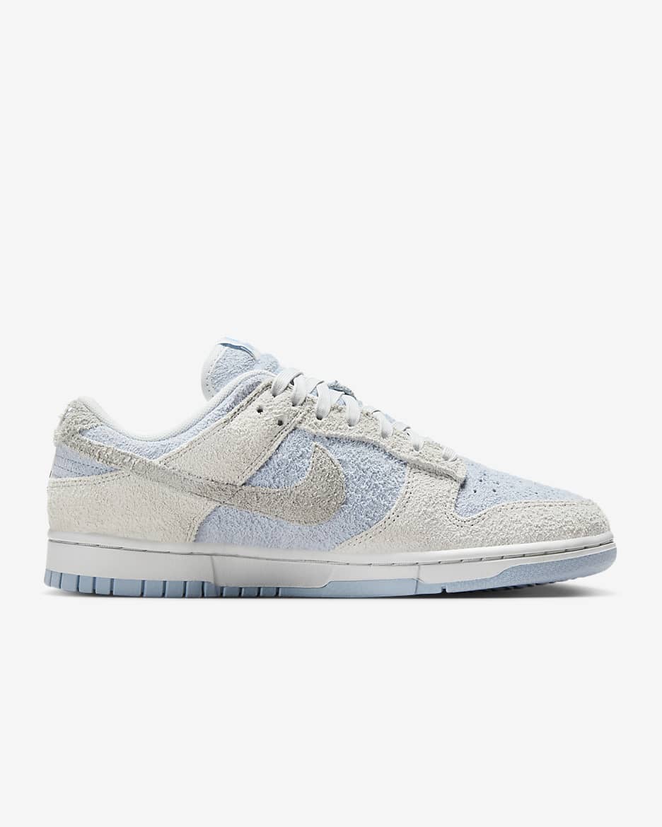 Calzado para mujer Nike Dunk Low - Polvo fotón/Azul militar claro/Gris humo claro