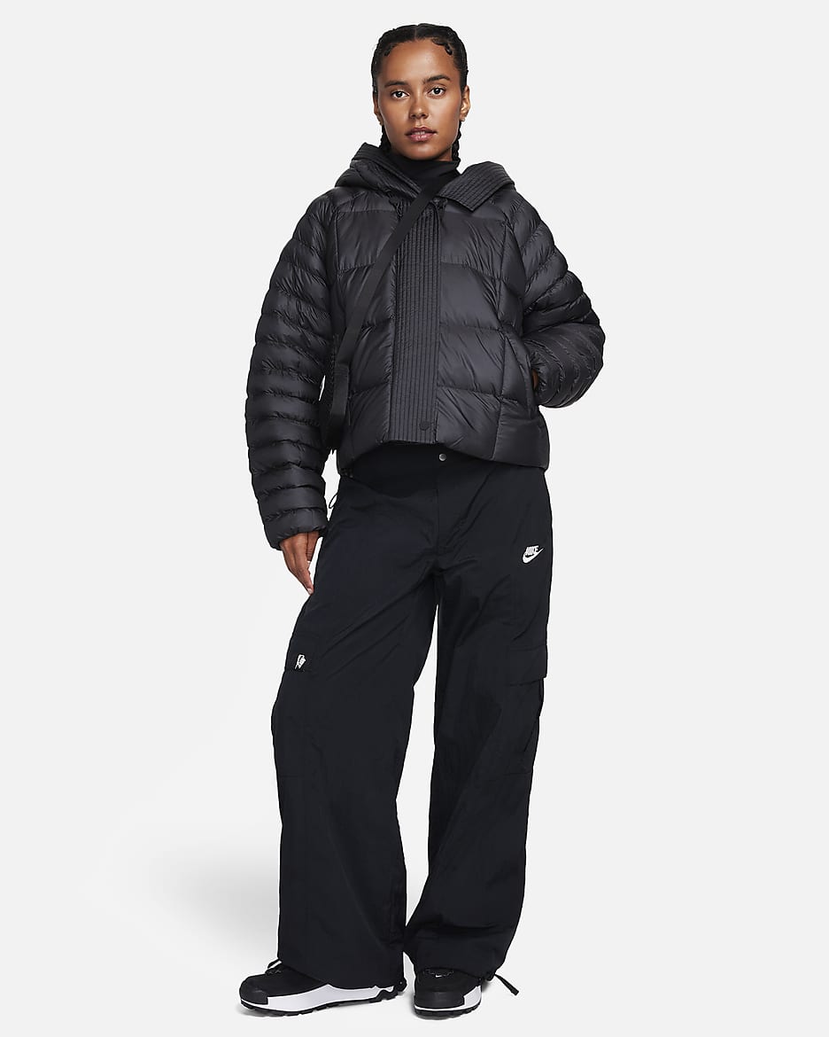 Nike Sportswear Swoosh Puffer PrimaLoft® extragroße Therma-FIT Jacke mit Kapuze für Damen - Schwarz/Weiß