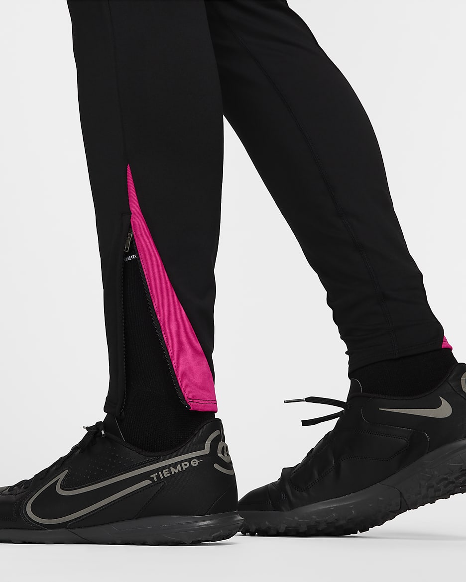 Pantaloni Nike Football Dri-FIT Chelsea FC Strike da uomo – Terza - Nero/Pink Prime