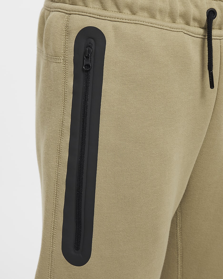 Nike Sportswear Tech Fleece jongensbroek - Neutral Olive/Zwart/Zwart