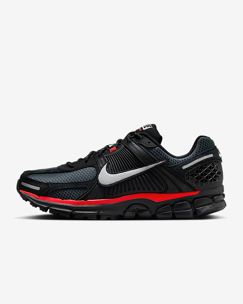 Nike Zoom Vomero 5 herenschoenen - Zwart/Bright Crimson/Anthracite/Metallic Silver