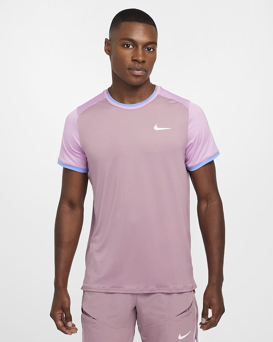 Playera de tenis Dri-FIT para hombre NikeCourt Advantage - Polvo ciruela/Rosa extremo/Royal pulso/Blanco