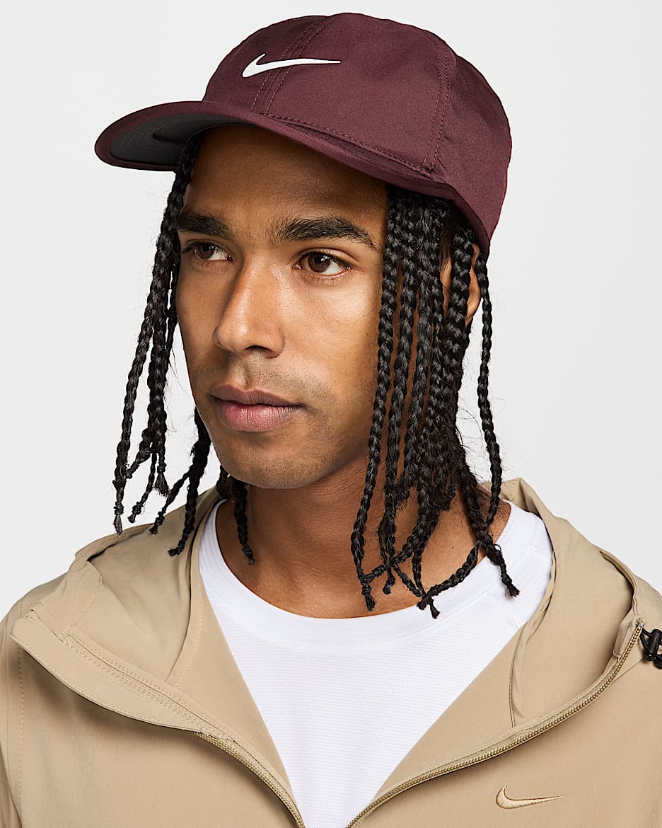 Nike Dri-FIT Club Unstructured Featherlight Cap - Burgundy Crush/White