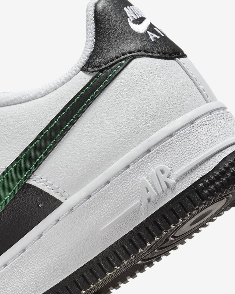 Nike Force 1 LV8 2 Schuh für ältere Kinder - Weiß/Schwarz/Malachite/Stadium Green