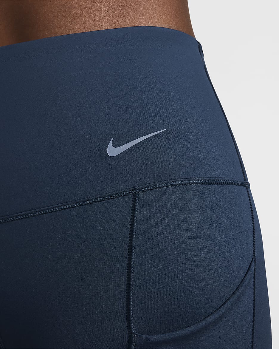 Nike Go Biker-Shorts (ca. 20 cm) mit starkem Halt, hohem Bund und Taschen für Damen - Armory Navy/Schwarz