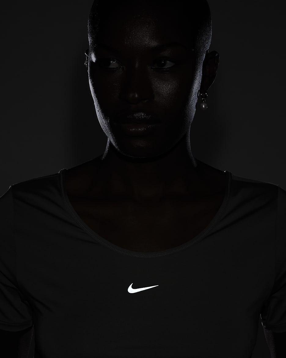 Haut court croisé à manches courtes Nike One Classic Dri-FIT pour femme - Light Army/Noir