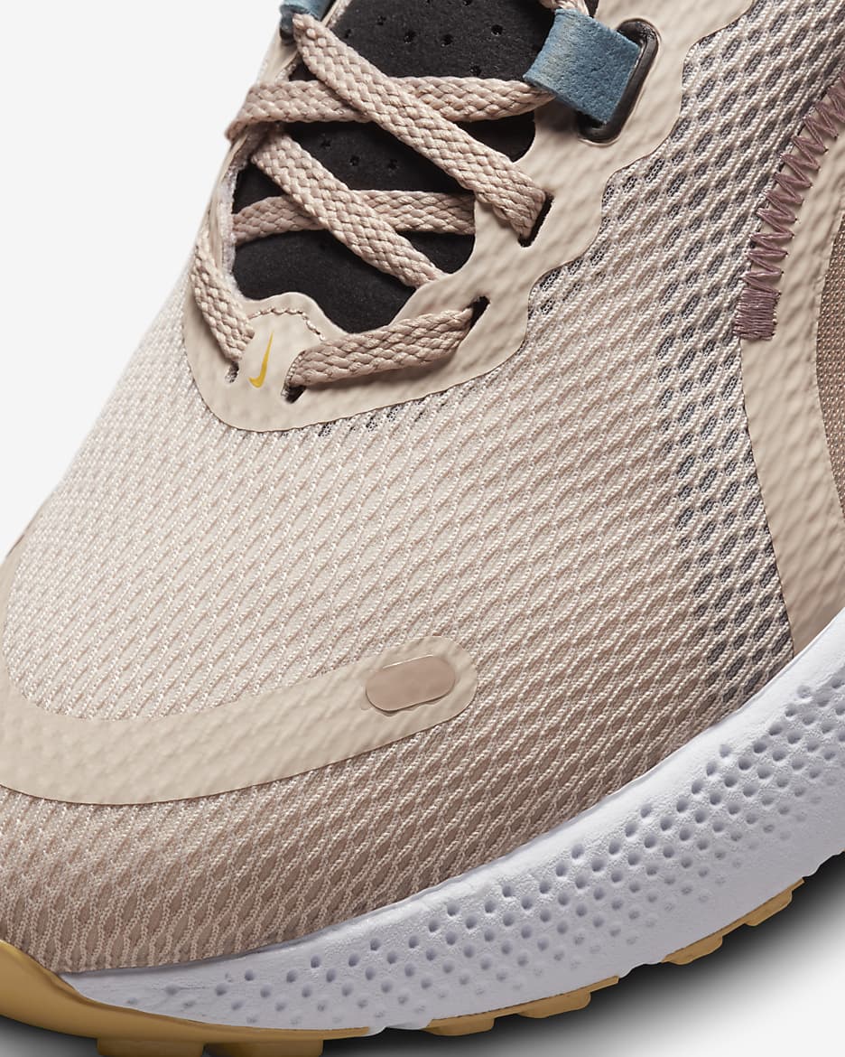 women's nike escape run