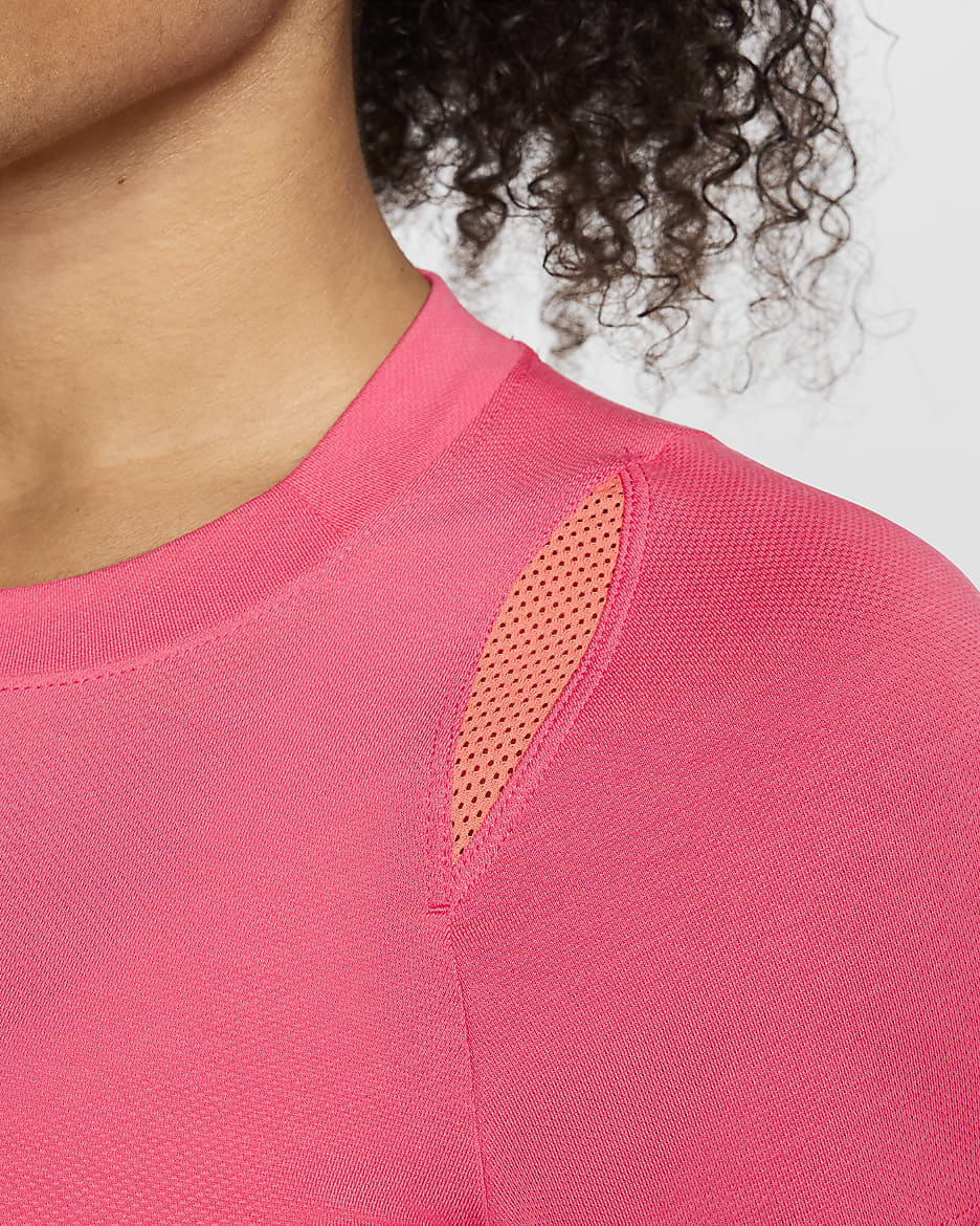 Haut de tennis à manches courtes Dri-FIT NikeCourt Advantage pour femme - Aster Pink/Aster Pink/Light Wild Mango/Noir