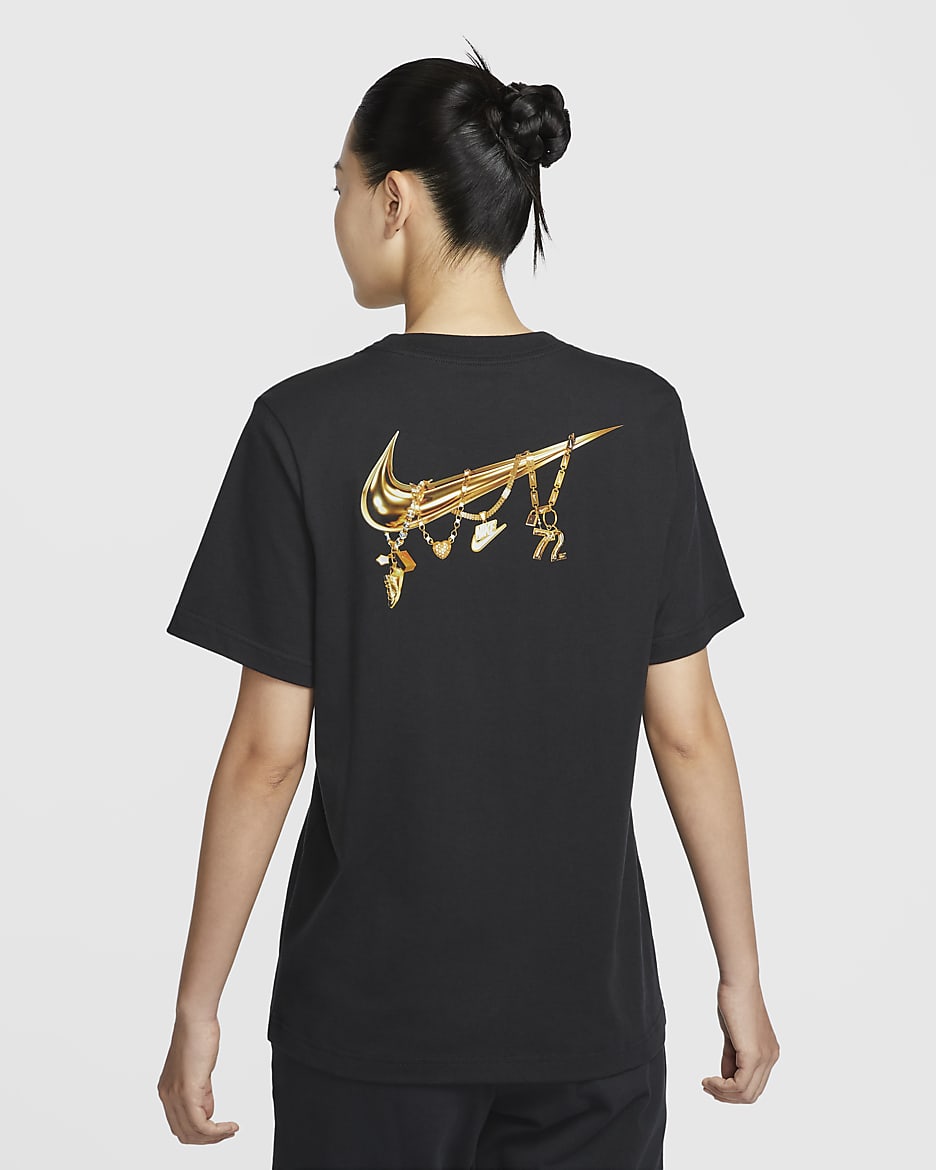 เสื้อยืดกราฟิกแขนสั้นทรงหลวมผู้หญิง Nike Sportswear - ดำ