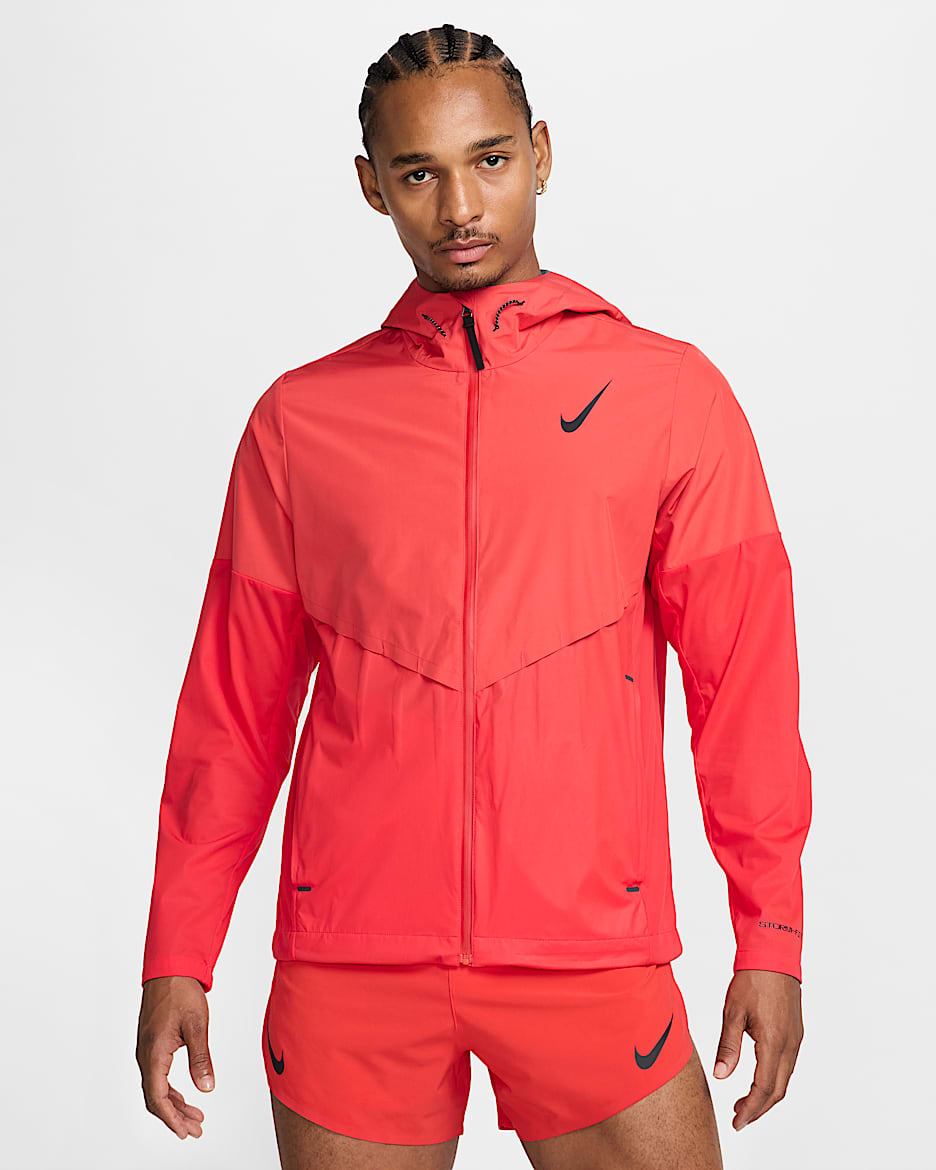 Nike AeroSwift Jaqueta de running Storm-FIT Aerogami - Home - Carmesí clar/Negre