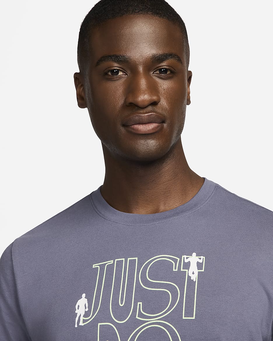 Nike Men's Fitness T-Shirt - Light Carbon