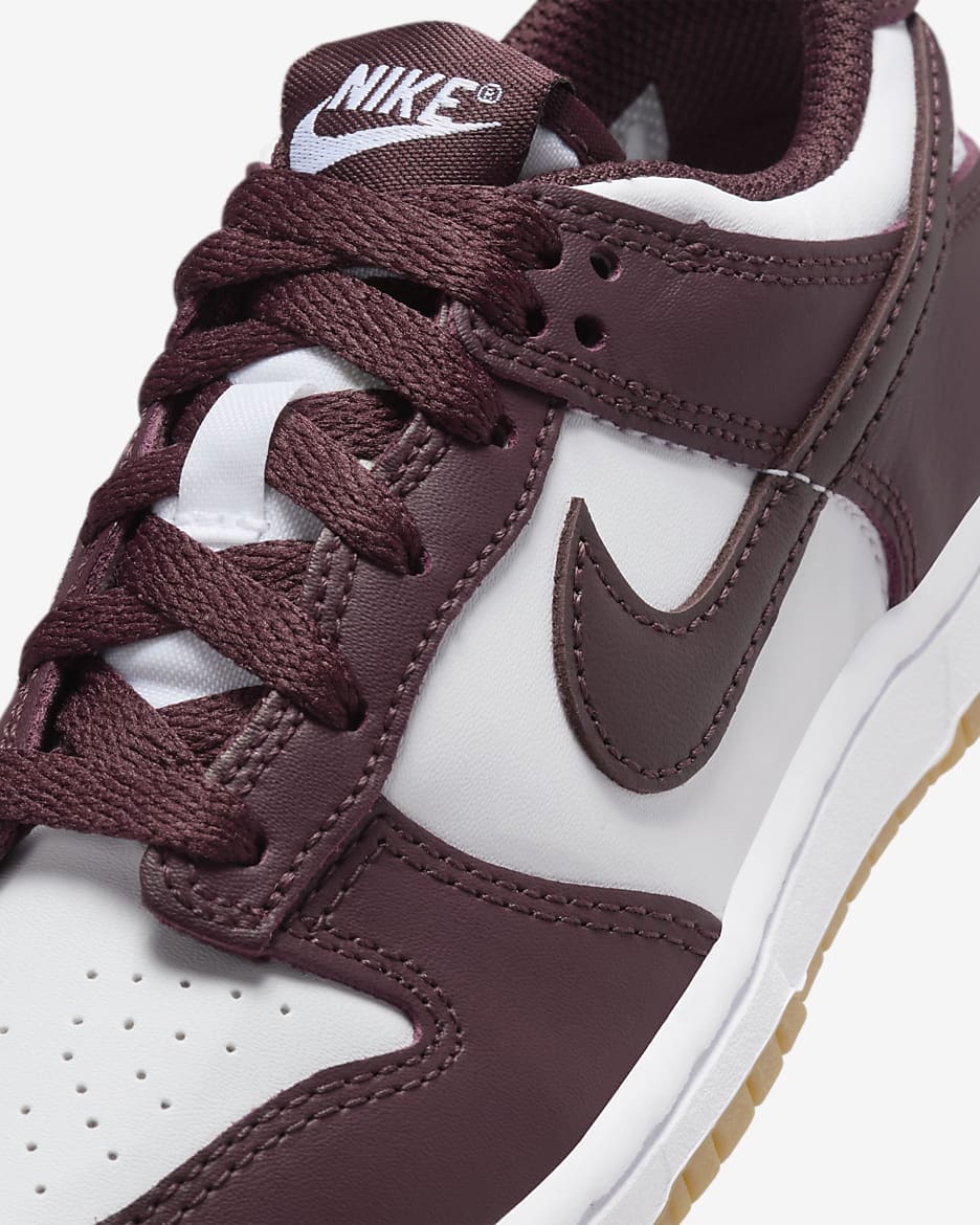 Skor Nike Dunk Low för barn - Vit/Gum Light Brown/Burgundy Crush