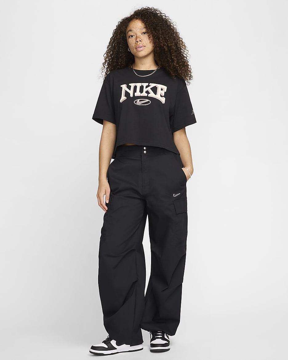 Nike Sportswear ruimvallend kort T-shirt met korte mouwen voor dames - Zwart