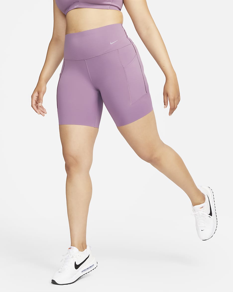 Shorts de ciclismo con bolsillos de 20 cm de tiro alto y media sujeción para mujer Nike Universa - Polvo violeta/Negro