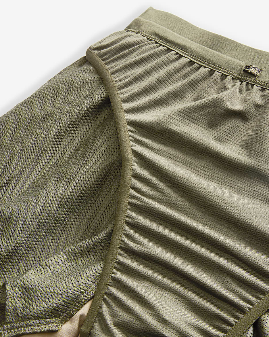 Nike Stride Dri-FIT-løbeshorts med indershorts (18 cm) til mænd - Medium Olive/Medium Olive/Medium Olive/sort