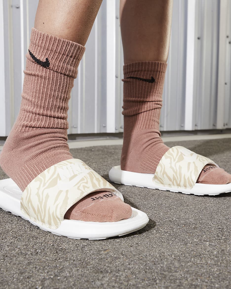 Nike Victori One Women's Print Slides - Sail/Coconut Milk/Sesame/Sail