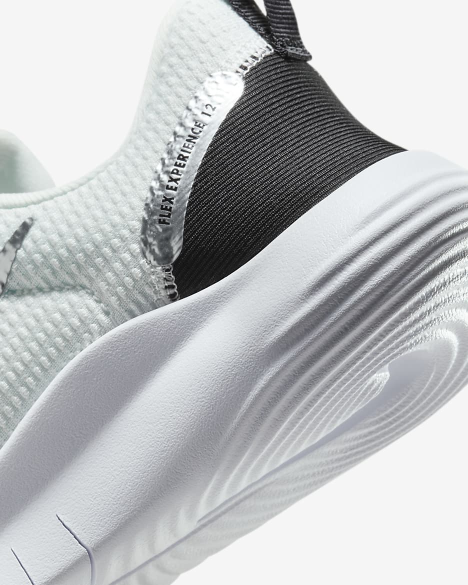 Chaussure de running sur route Nike Flex Experience Run 12 Premium pour femme - Summit White/Noir/Blanc/Metallic Silver