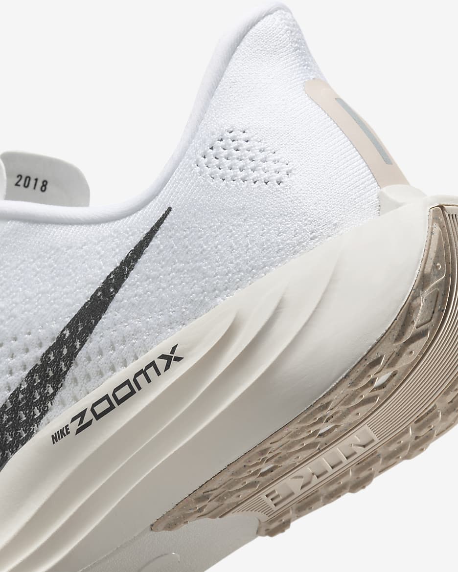 Scarpa da running su strada Nike Pegasus Plus – Uomo - Bianco/Sail/Light Orewood Brown/Antracite