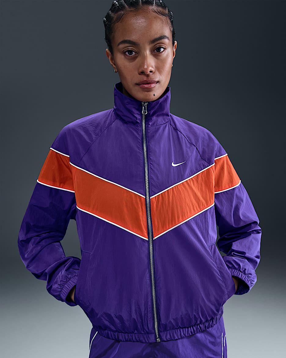 Nike Windrunner ruimvallend geweven damesjack met uv-bescherming en rits over de hele lengte - Court Purple/Sail/Picante Red/Sail