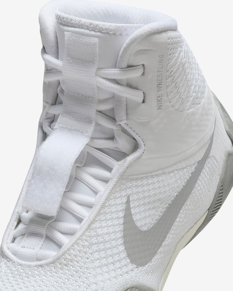 Tenis de lucha para hombre Nike Tawa - Blanco/Blanco/Plata metalizado