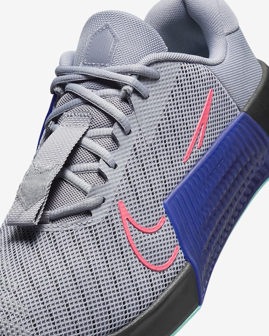 Tenis de entrenamiento para hombre Nike Metcon 9 - Gris cemento/Negro/Concordia/Ponche cálido