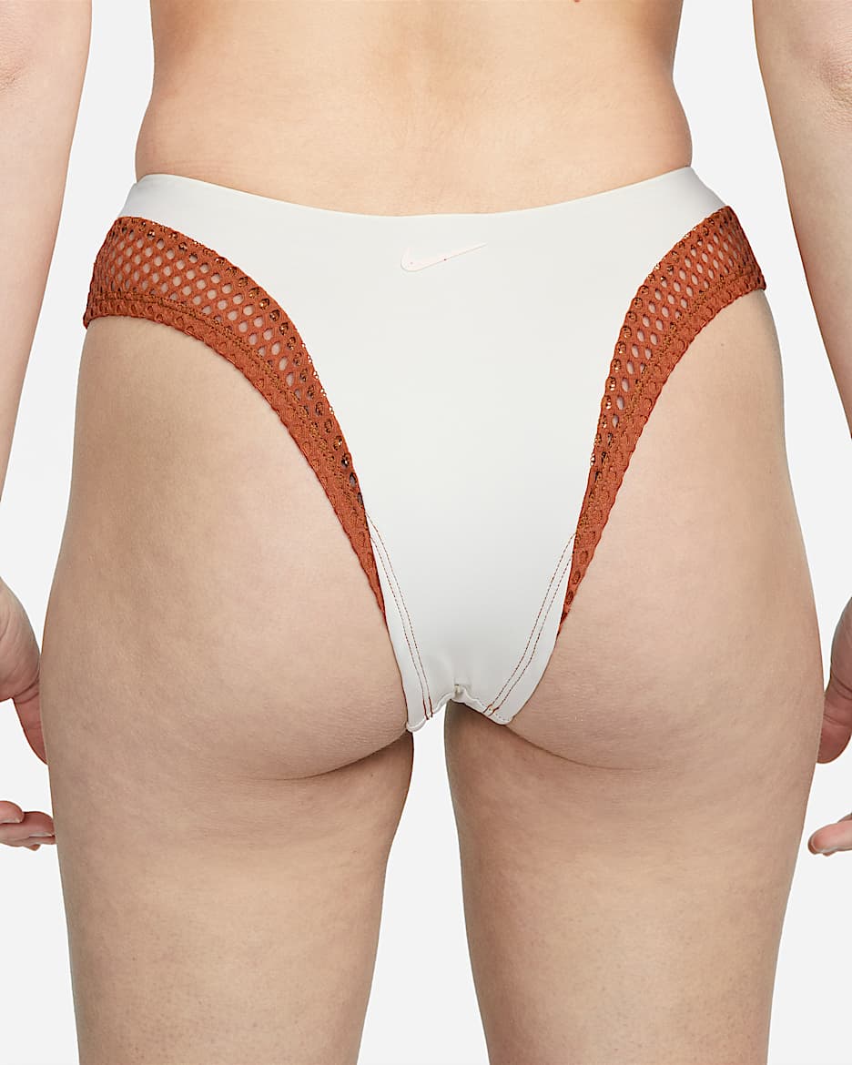 Parte inferior de traje de baño estilo Cheeky Sling para mujer Nike - Leche de coco