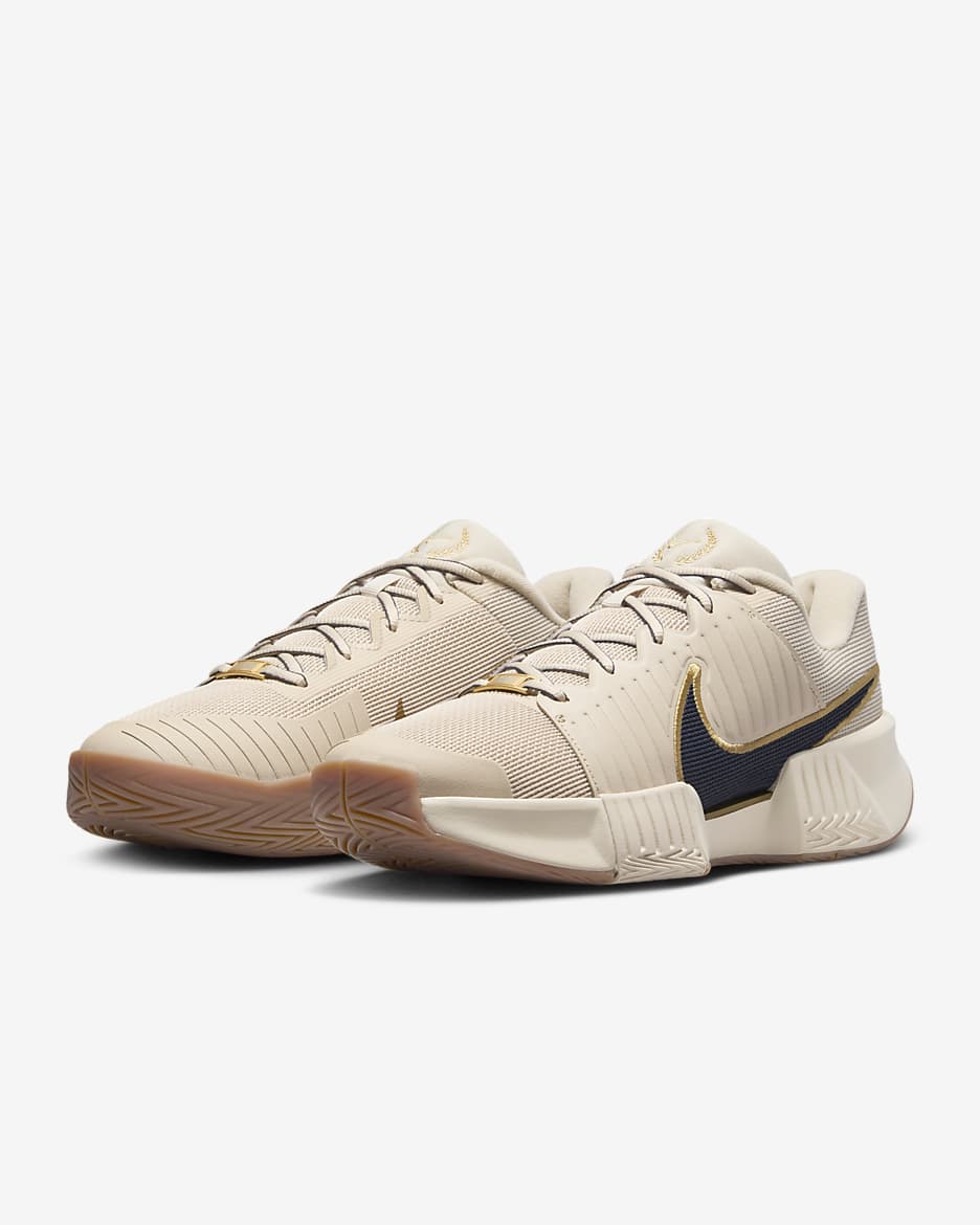 Nike GP Challenge Pro Premium Sert Kort Erkek Tenis Ayakkabısı - Sanddrift/Metallic Gold/Gum Medium Brown/Thunder Blue