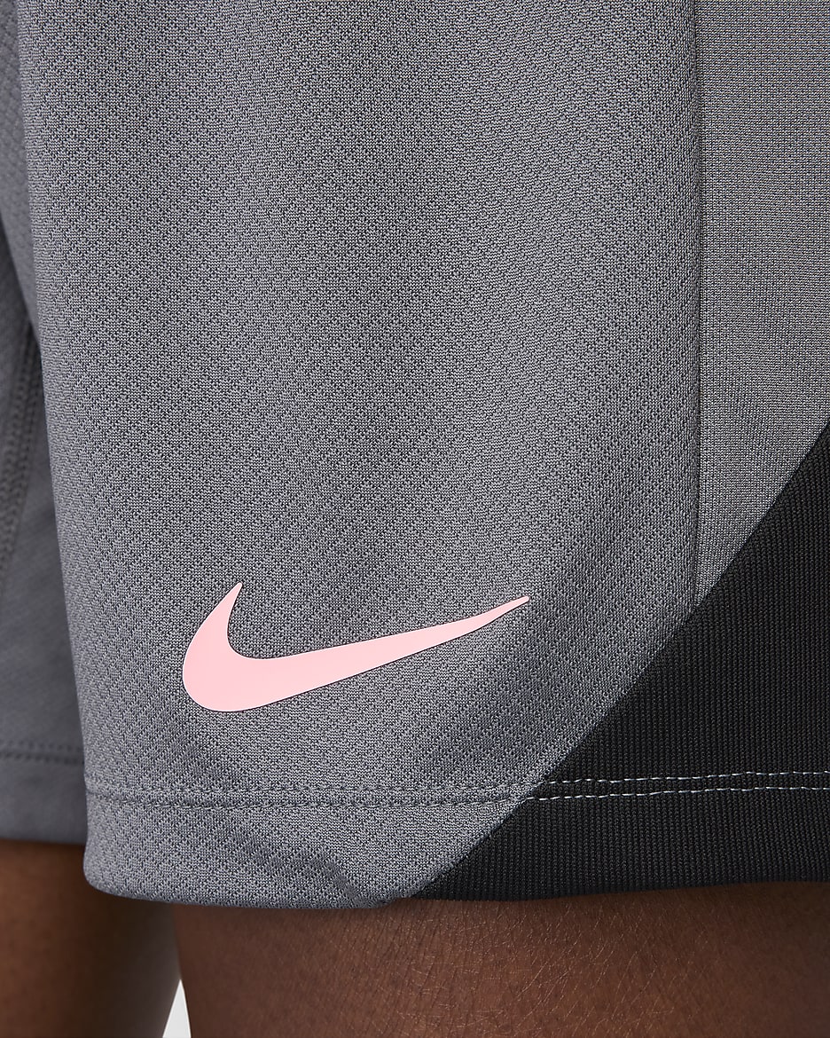 Nike Strike Dri-FIT Fußballshorts für Damen - Iron Grey/Schwarz/Sunset Pulse