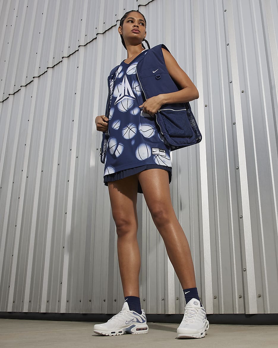 Calzado para mujer Nike Air Max Plus - Blanco cumbre/Azul militar claro/Gris fútbol/Pizarra cenizo