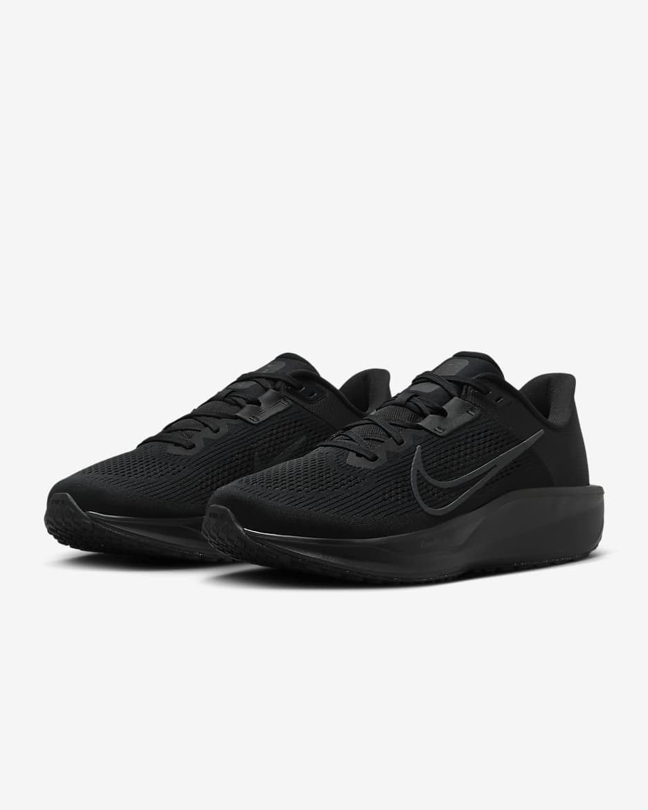 รองเท้าวิ่งโร้ดรันนิ่งผู้ชาย Nike Quest 6 - ดำ/Dark Smoke Grey