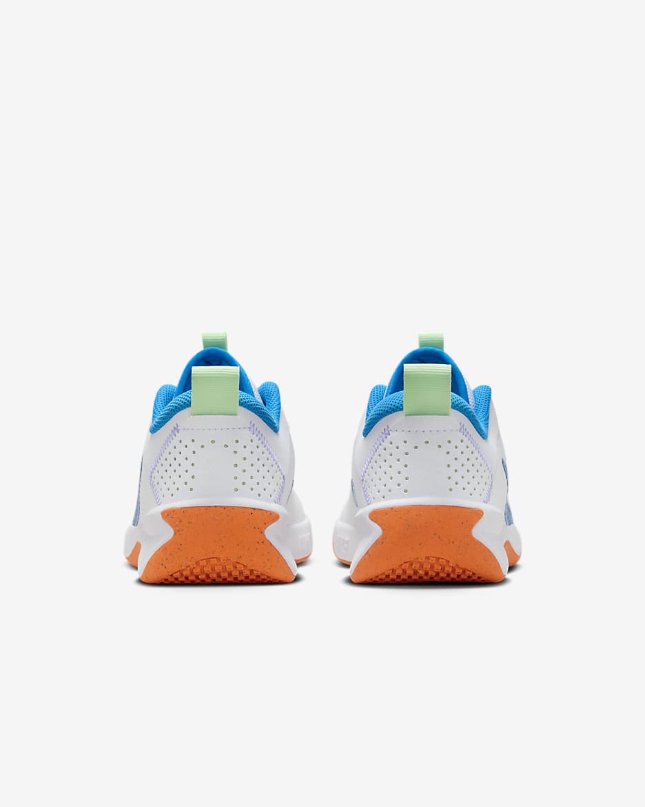 Nike Omni Multi-Court Older Kids' Indoor Court Shoes - White/Vapour Green/Total Orange/Photo Blue