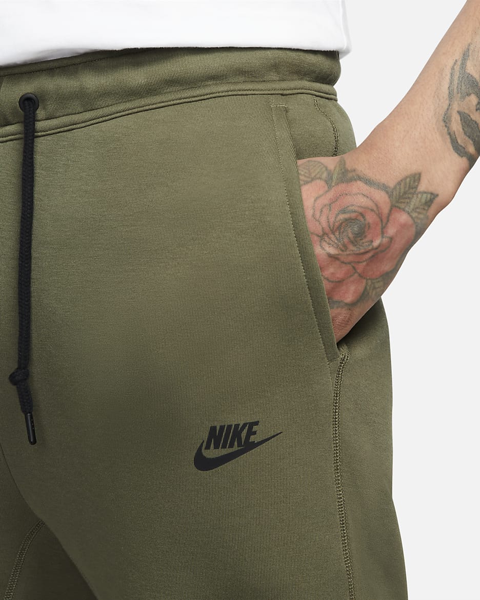 Joggers para hombre Nike Sportswear Tech Fleece - Oliva medio/Negro