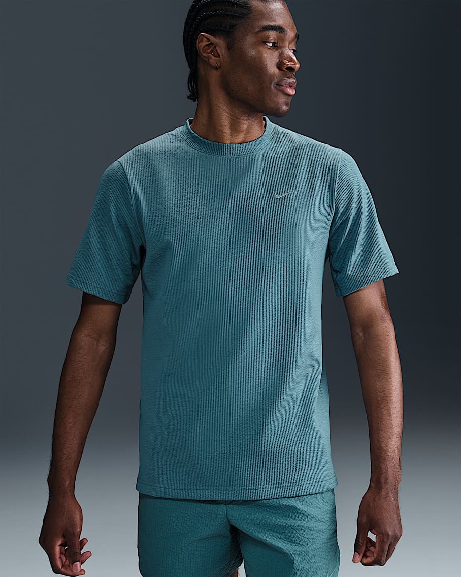 Playera versátil de manga corta Dri-FIT para hombre Nike Primary - Azul humeante/Azul humeante