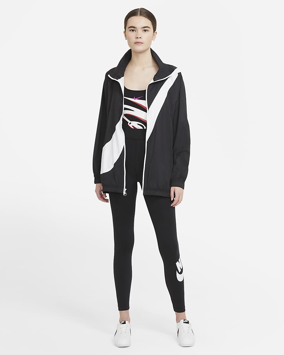 Nike Sportswear Essential-leggings med høj talje og logo til kvinder - sort/hvid