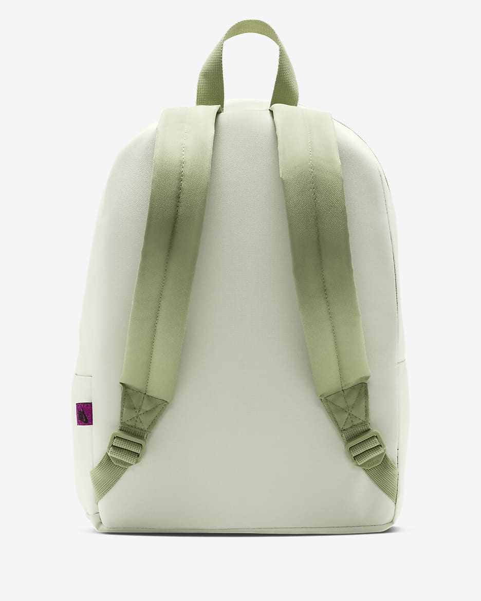 Nike Classic-rygsæk til børn (16 l) - Sea Glass/Oil Green/sort