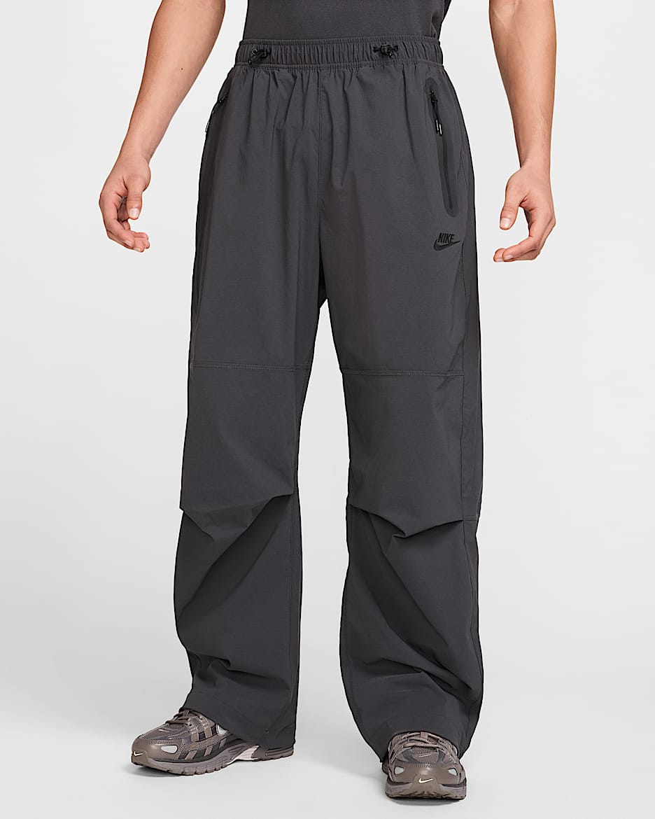 Męskie spodnie z tkaniny o kroju oversize Nike Tech - Anthracite