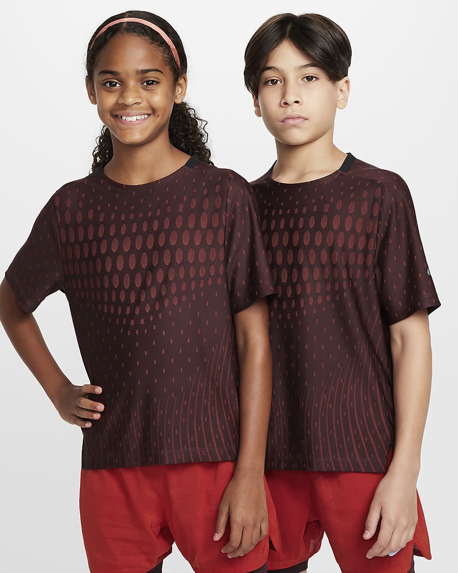 Nike Multi Tech Older Kids' (Boys') Dri-FIT ADV Training Top - Burgundy Crush/Dragon Red/Black