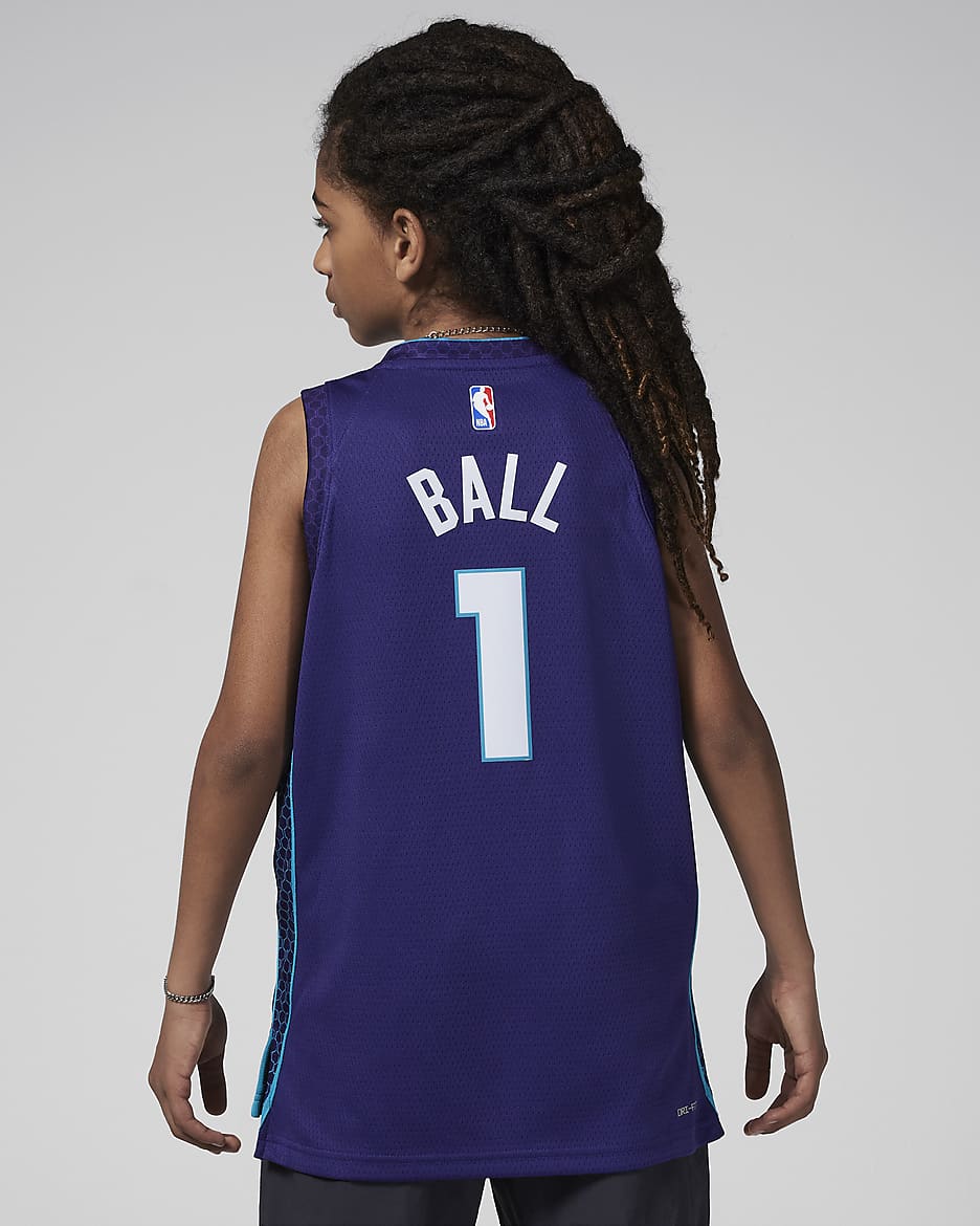 LaMelo Ball Charlotte Hornets Statement Edition Older Kids' Jordan Dri-FIT NBA Swingman Jersey - New Orchid