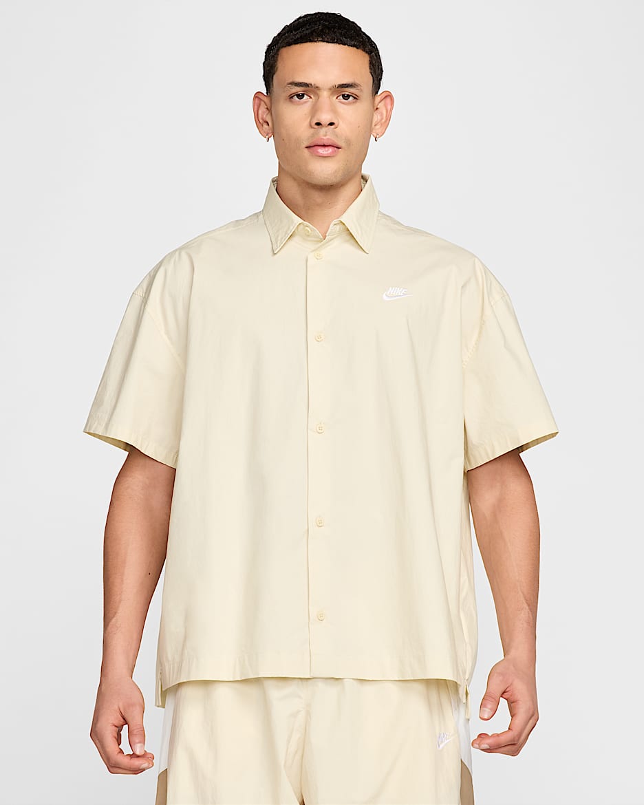 Nike Club Playera con botones de manga corta para hombre - Caqui claro/Blanco