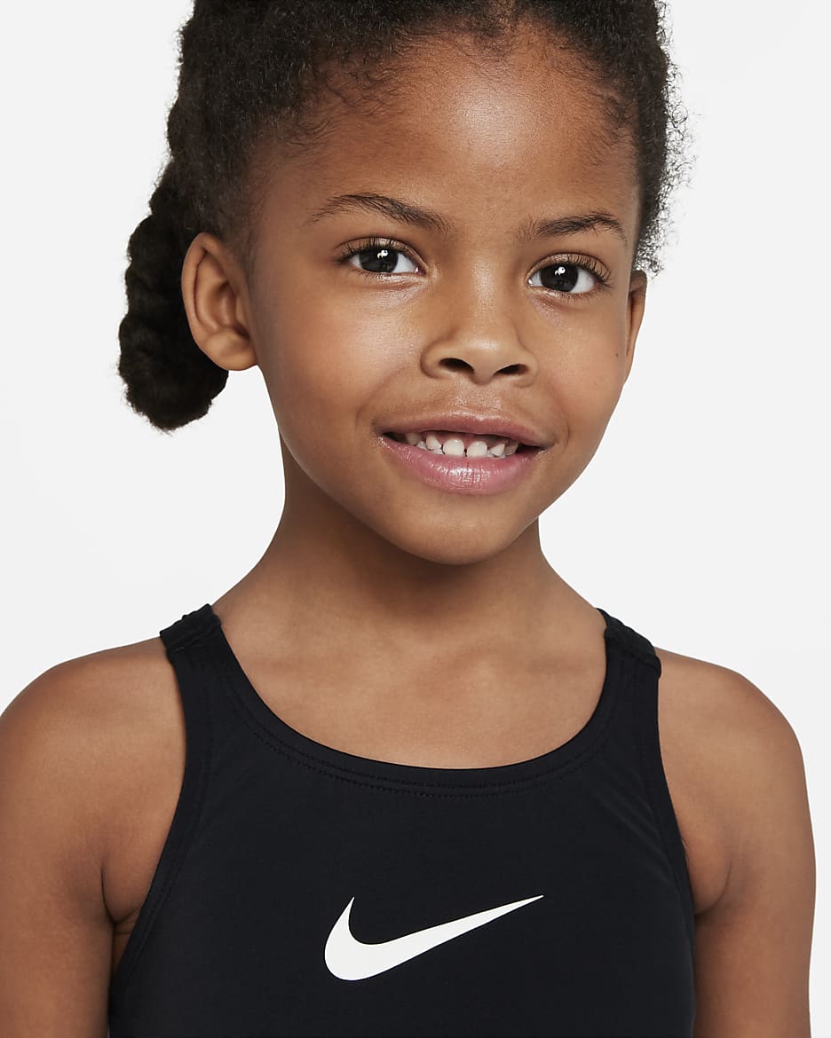 Traje de baño de una sola pieza con espalda deportiva para niña talla pequeña Nike Swim Essential - Negro