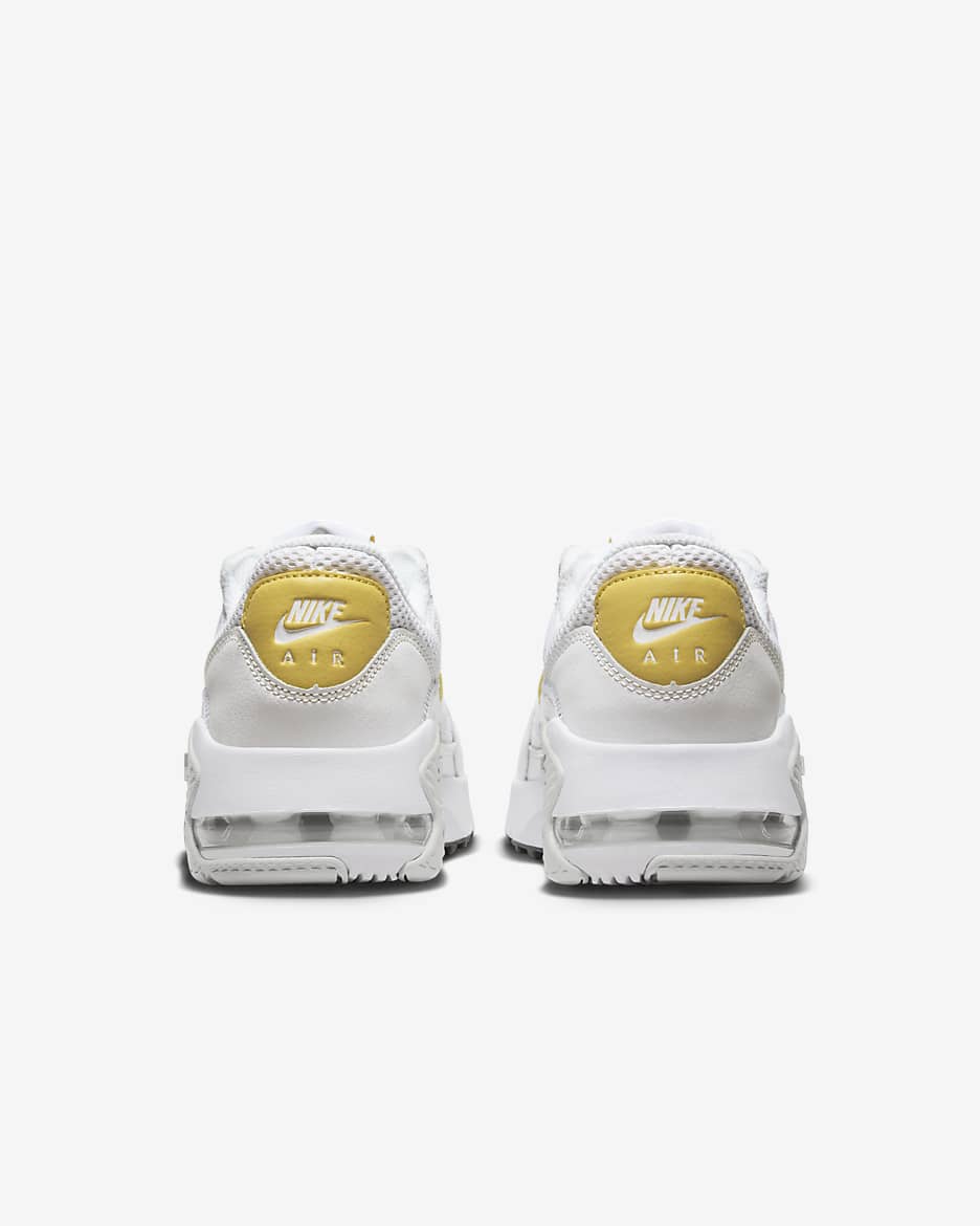 Tenis para mujer Nike Air Max Excee - Blanco/Blanco cumbre/Negro/Oro Saturno