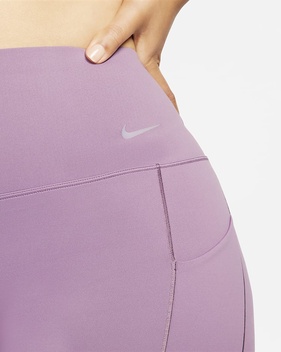 Shorts de ciclismo con bolsillos de 20 cm de tiro alto y media sujeción para mujer Nike Universa - Polvo violeta/Negro