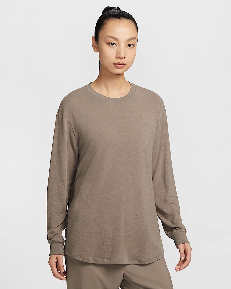 Nike One Relaxed 女款 Dri-FIT 長袖上衣 - Mink Brown/黑色