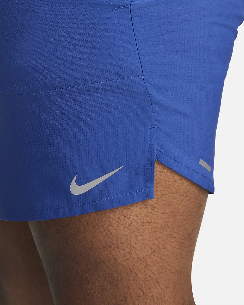 Shorts de running sin forro Dri-FIT de 18 cm para hombre Nike Stride - Royal juego/Negro